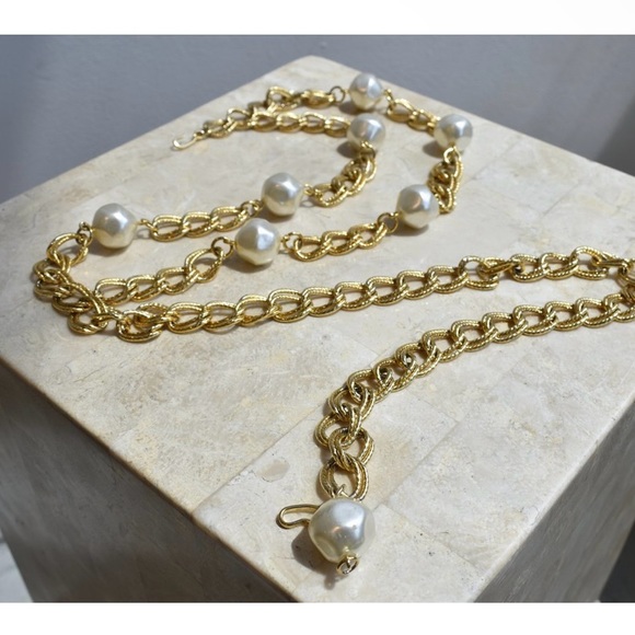 RARE VNTG Gold Chain Belt w/ Faux Pearls main image 5